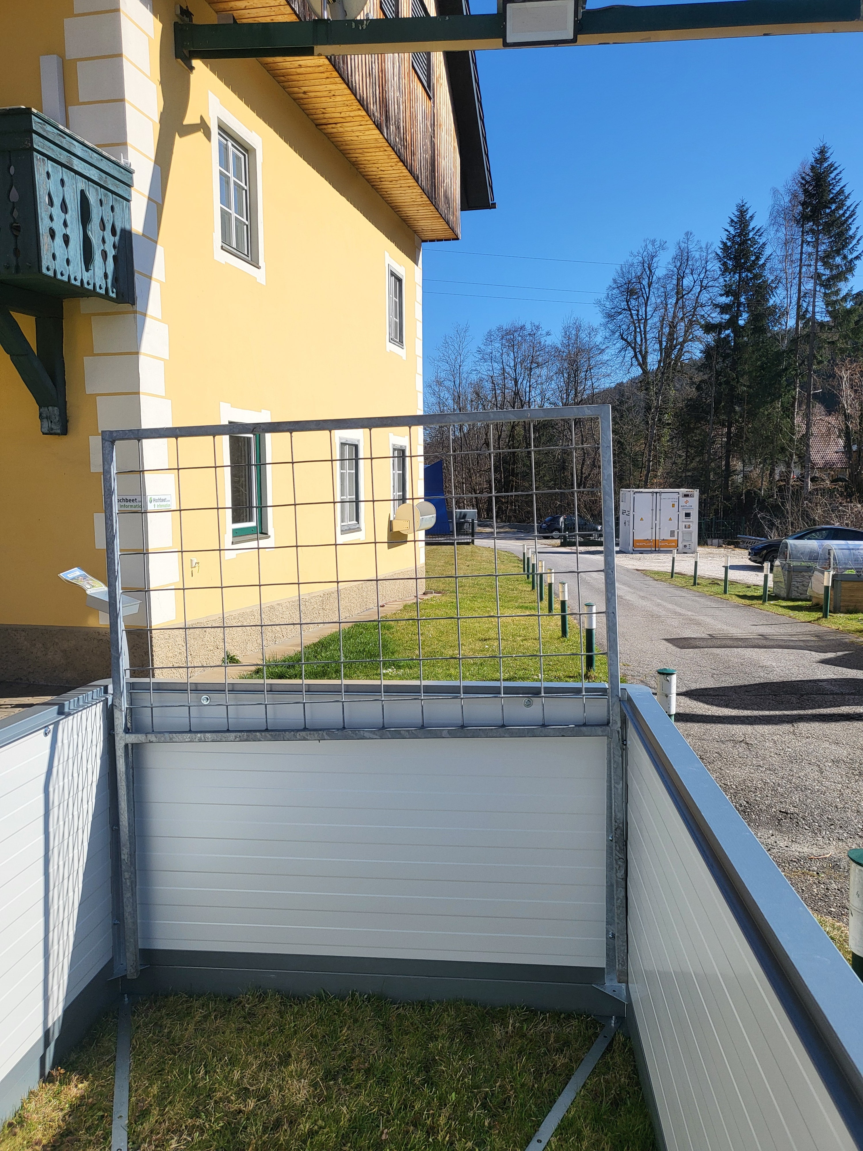 Gurkenträger seitlich