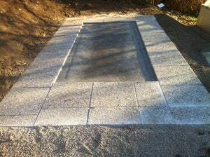 Bau eines Fundaments im Garten